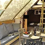 Hotel En Provence - Ecogites & Restaurant Insolites 5*