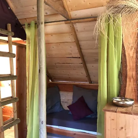 En Provence - Ecogites & Restaurant Insolites Hotel