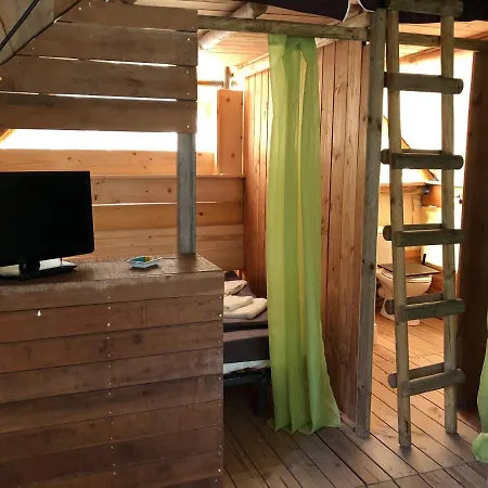 En Provence - Ecogites & Restaurant Insolites Hotel