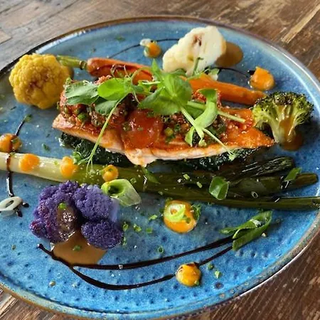 En Provence - Ecogites & Restaurant Insolites 5*