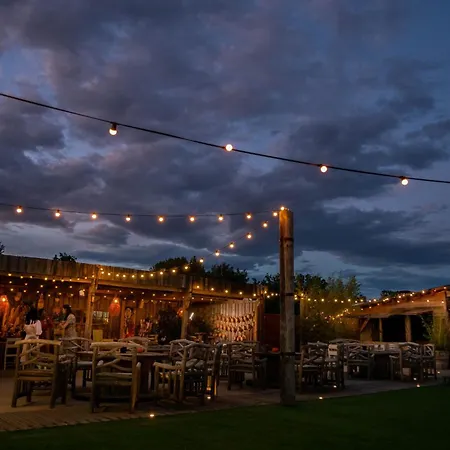 En Provence - Ecogites & Restaurant Insolites 5*