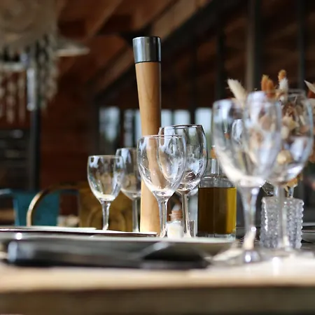 Hotel En Provence - Ecogites & Restaurant Insolites 5*