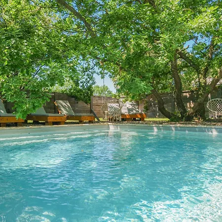 En Provence - Ecogites & Restaurant Insolites 5* Richerenches