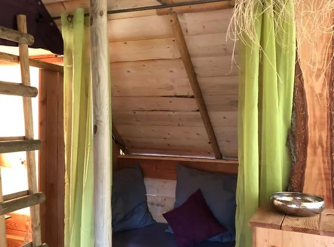 En Provence - Ecogites & Restaurant Insolites Отель