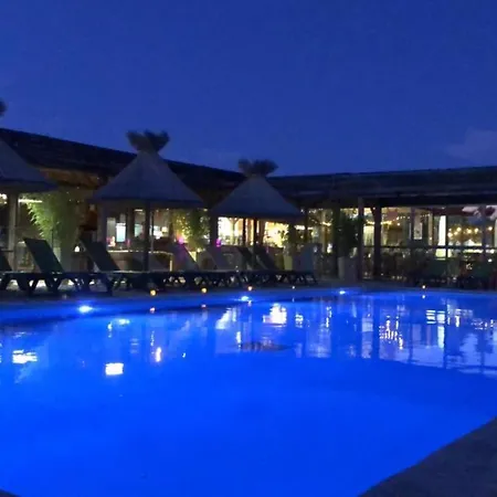 En Provence - Ecogites & Restaurant Insolites Hotel