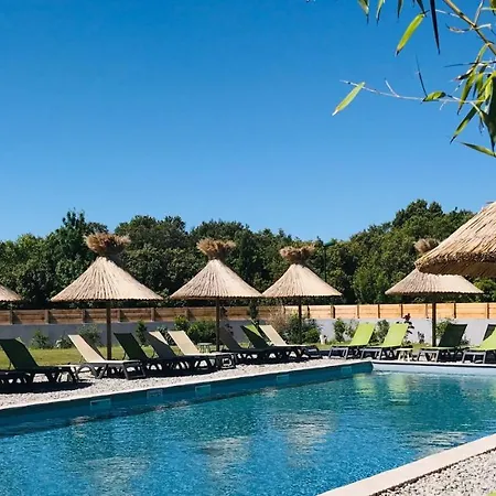 En Provence - Ecogites & Restaurant Insolites Hotel 5*