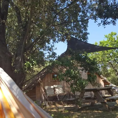 En Provence - Ecogites & Restaurant Insolites 5* Richerenches