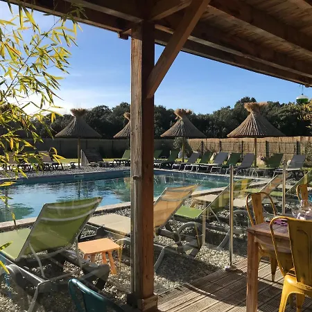 En Provence - Ecogites & Restaurant Insolites 5*