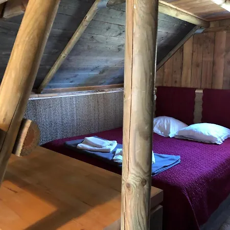 En Provence - Ecogites & Restaurant Insolites 5*