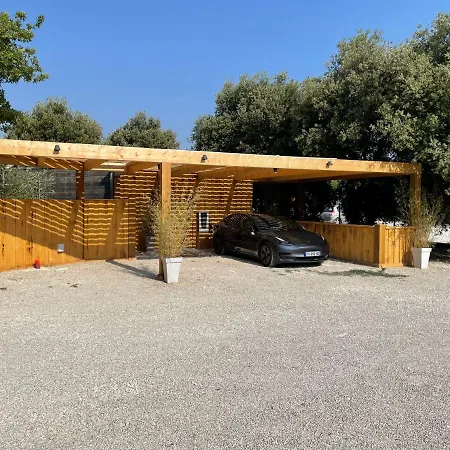 En Provence - Ecogites & Restaurant Insolites 5*