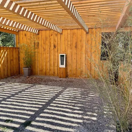 En Provence - Ecogites & Restaurant Insolites Richerenches