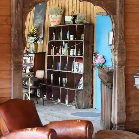 En Provence - Ecogites & Restaurant Insolites Hotel 5*