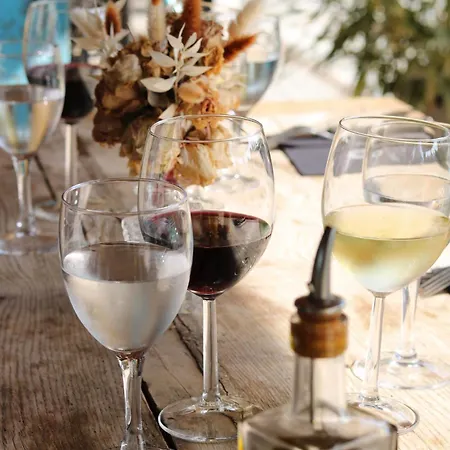 En Provence - Ecogites & Restaurant Insolites