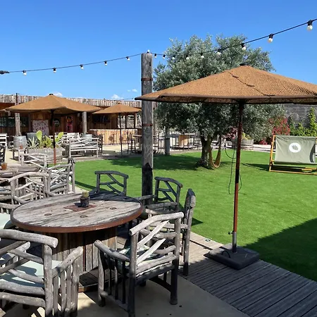En Provence - Ecogites & Restaurant Insolites Hotel