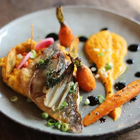 En Provence - Ecogites & Restaurant Insolites Hotel