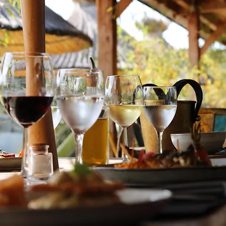 Hotel En Provence - Ecogites & Restaurant Insolites