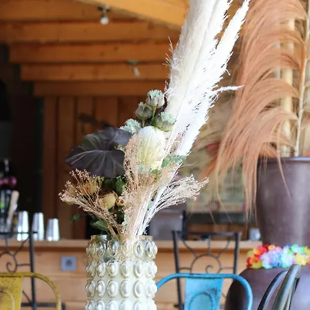 En Provence - Ecogites & Restaurant Insolites Hotel 5*