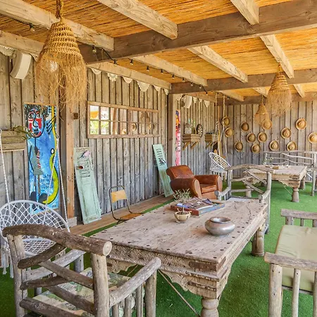 En Provence - Ecogites & Restaurant Insolites