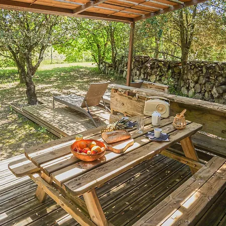 Hotel En Provence - Ecogites & Restaurant Insolites Richerenches