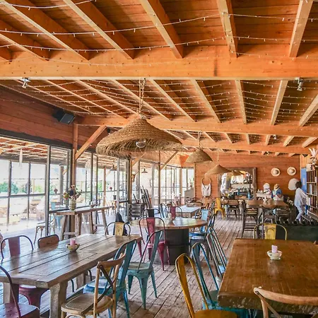 Hotel En Provence - Ecogites & Restaurant Insolites
