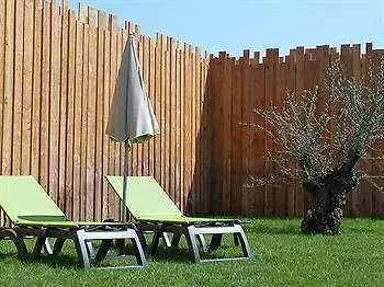 En Provence - Ecogites & Restaurant Insolites 5* Richerenches