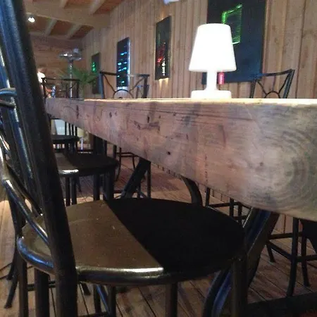 En Provence - Ecogites & Restaurant Insolites 5*