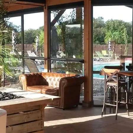 En Provence - Ecogites & Restaurant Insolites 5* Richerenches