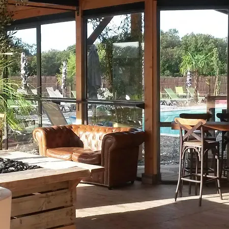 En Provence - Ecogites & Restaurant Insolites 5* Richerenches