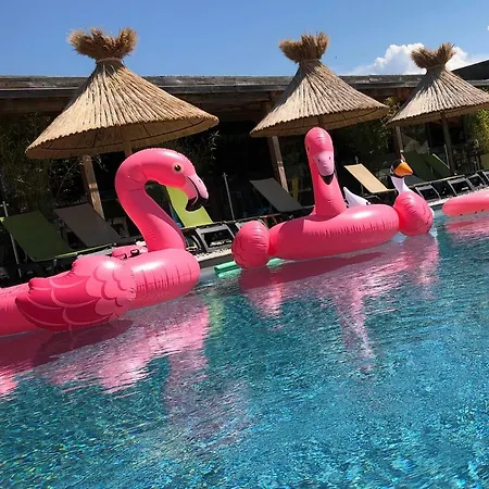 En Provence - Ecogites & Restaurant Insolites Richerenches