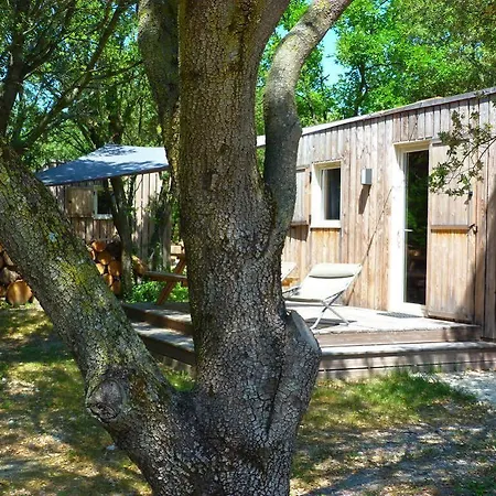 ホテル En Provence - Ecogites & Restaurant Insolites Richerenches